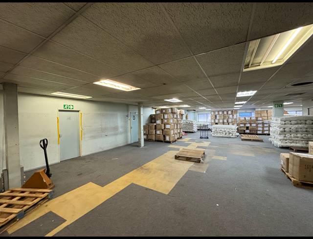 1,350M² WAREHOUSE FOR SALE IN EASTGATE